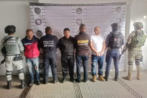 Desarticulan en Toluca, peligrosa banda dedicada al robo de autos de lujo